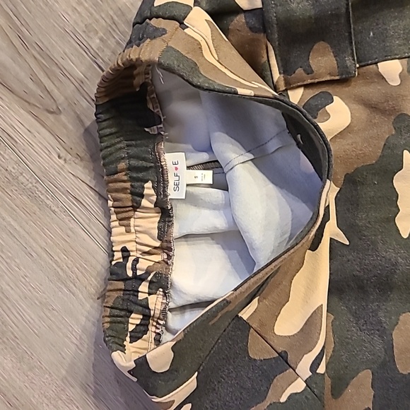 Camo Mini Skirt By SelfLove Size Small - Picture 3 of 6